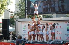 Cheerleader-Pyramide.JPG